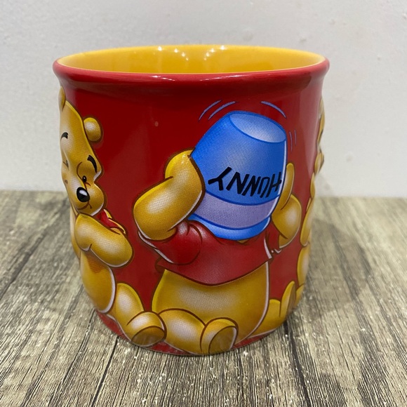 Disney Store Winnie the Pooh 3D Coffee Mug Large Raised Images 22 OZ - Picture 2 of 6